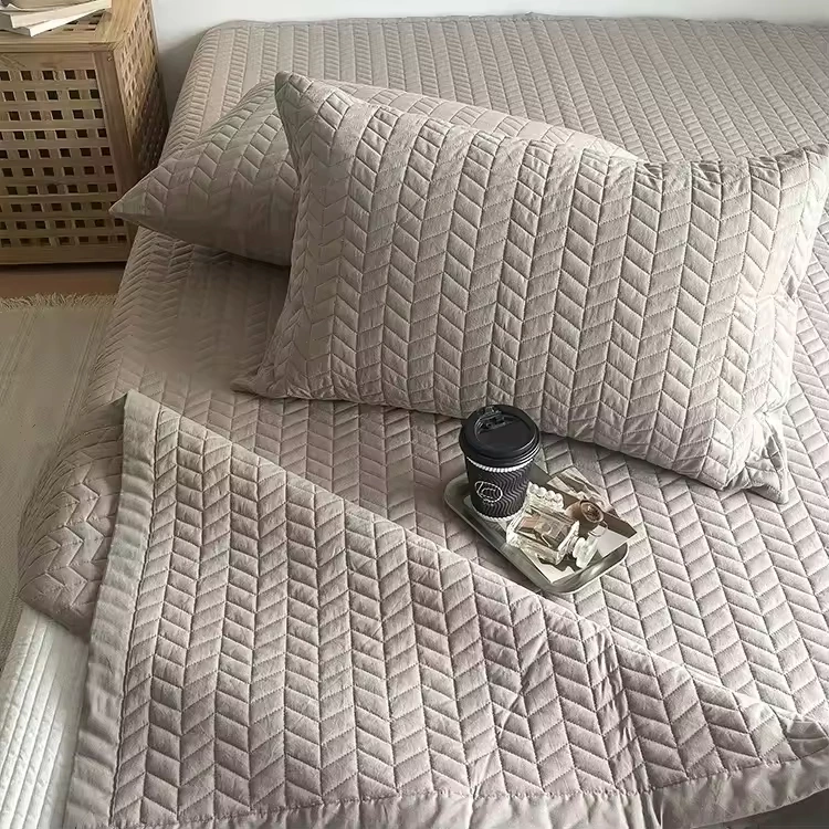 What Is a Bedspread? Guide to Types, Uses & Manufacturing