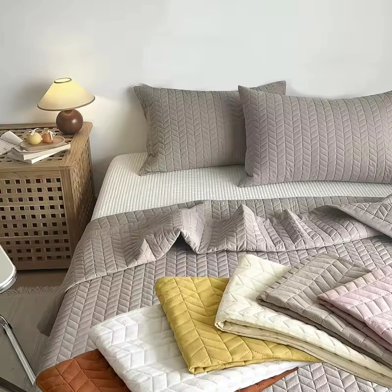 What Is a Bedspread? Guide to Types, Uses & Manufacturing