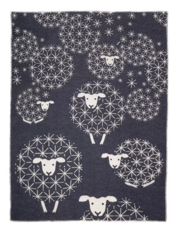 Best Custom Scarf & Blanket Manufacturers: An Honest Comparison for B2B Buyers