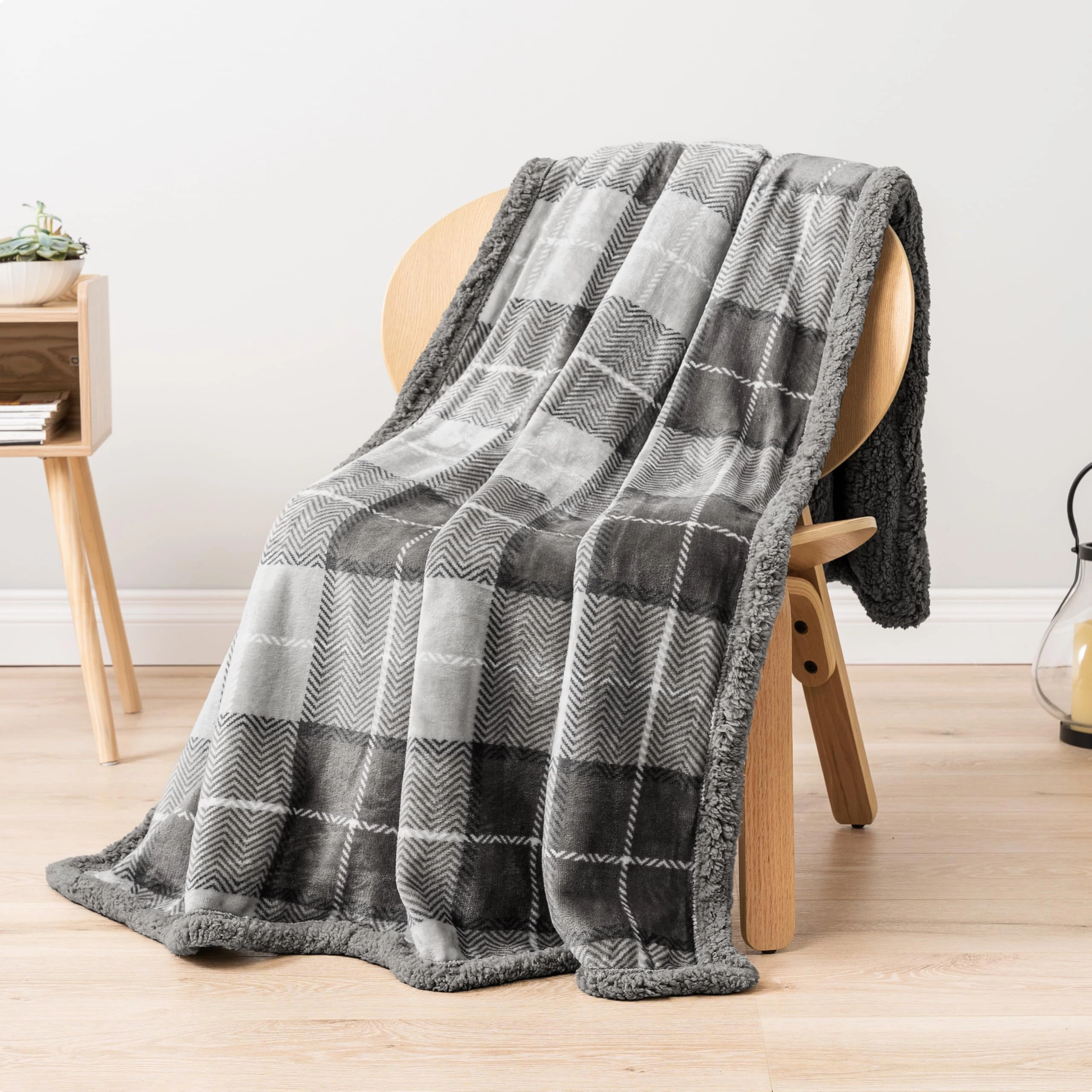 Wholesale Grey Plaid Sherpa Throw Blanket - krcareer